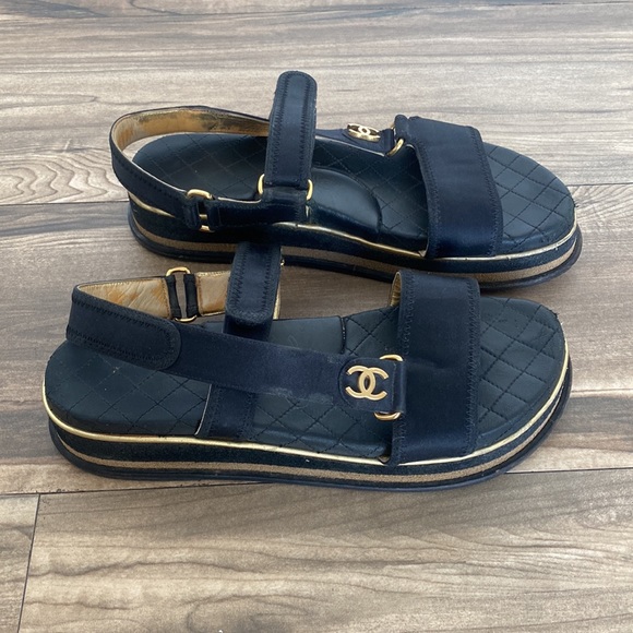 CHANEL Velcro Slide - Picture 2 of 12